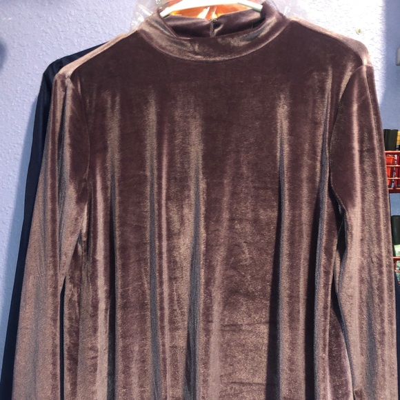 Purple velvet dress with sleeves - Picture 1 of 6